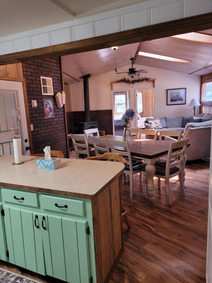 Greer Point Trails End Cabins Екстер'єр фото